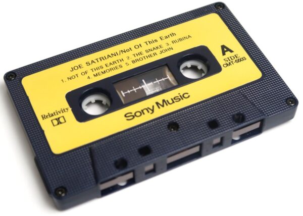 10-4174.jpg Joe Satriani - Not Of This Earth Album Korean Cassette Tape Korea
