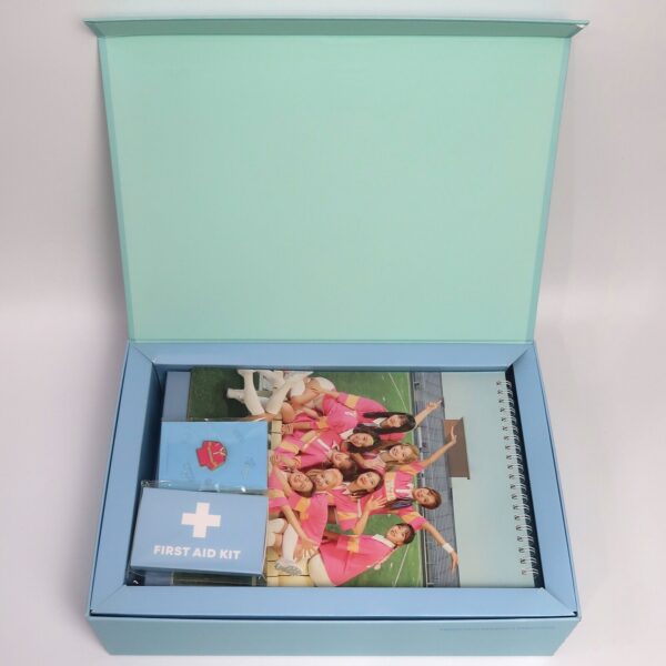 10-9315.jpg Twice 2020 Season's Greetings Run 20X20 University Complete Full Set