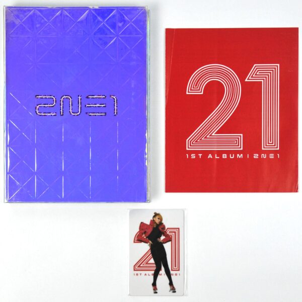 2NE1 - To Anyone First Album CD + CL Photocard + Insert K-Pop 2010