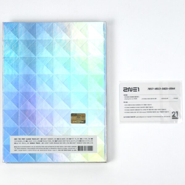 2NE1 - To Anyone First Album CD + CL Photocard + Insert K-Pop 2010