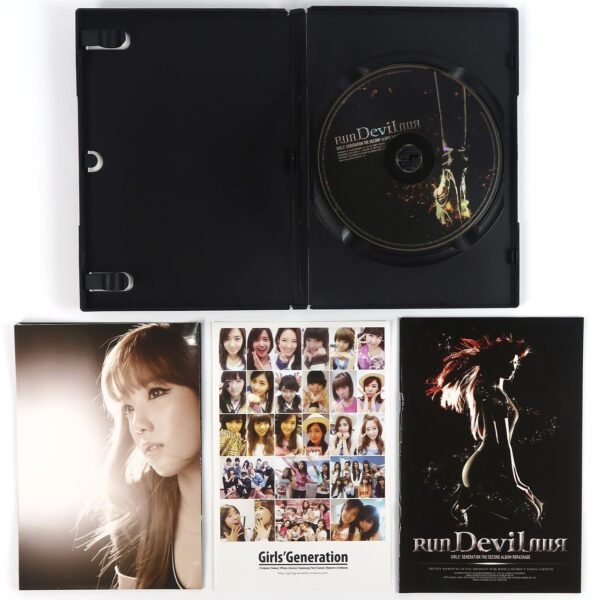 Girls’ Generation – Run Devil Run 2nd Album Repackage CD + Poster 2010
