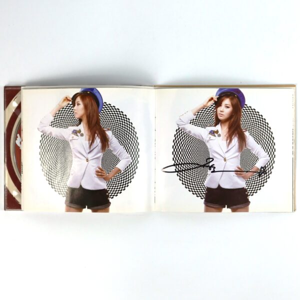 Girls' Generation - The Second Mini Album Pages Signed Autographed CD K-Pop 2009