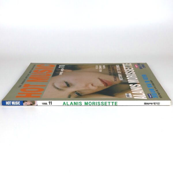 Alanis Morissette in Hot Music Magazine Korea November 1998 R.E.M Rob Zombie