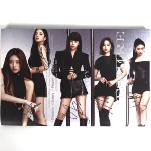 Itzy - Cheshire Signed Autographed CD Mini Album Promo K-Pop 2022