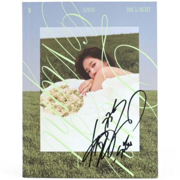 Soyou - Day & Night 1st Mini Album Signed Autographed CD Promo 2022 Sistar