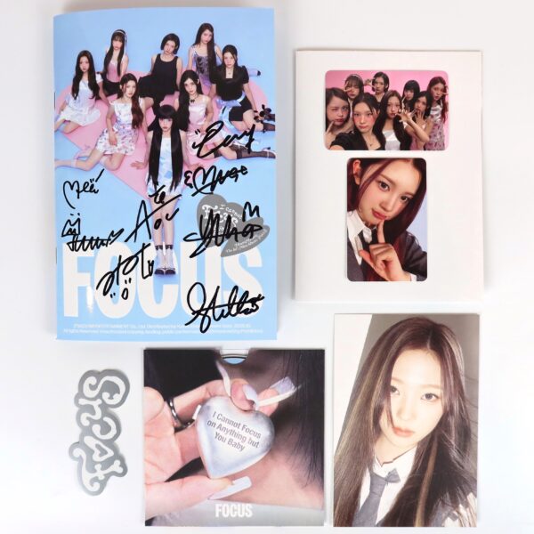 Hearts2Hearts - Focus 1st Mini Album Signed Autographed CD Promo