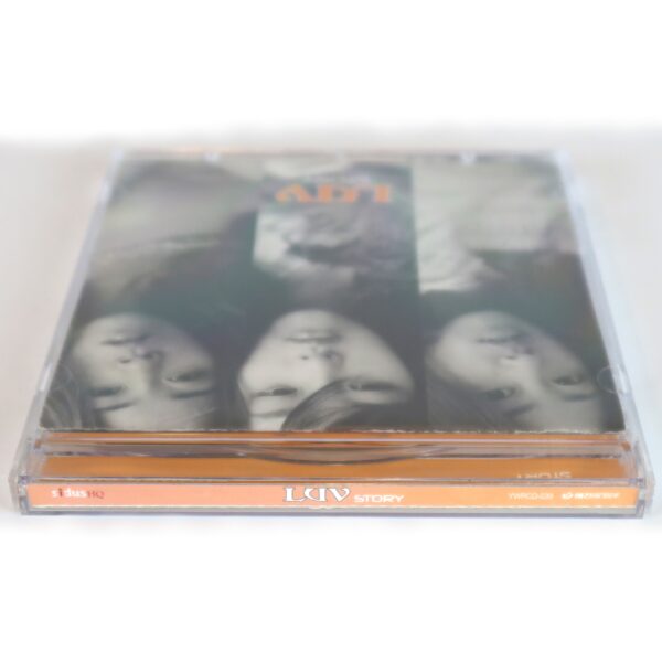 Luv - Luv Story 1st Album CD K-Pop 2002 [no slipcase] Orange Girl