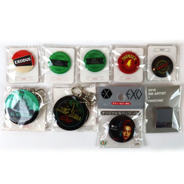 Exo Lot of 25 x SM Official Goods Set Badge Pin Keyring Wristband Etc