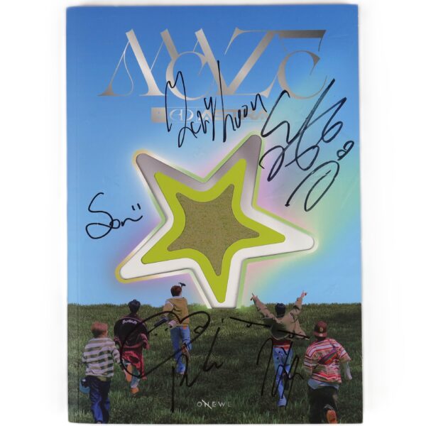 IMG_7976 Onewe - Maze : Ad Astra 4th Mini Album Signed CD Promo 2025