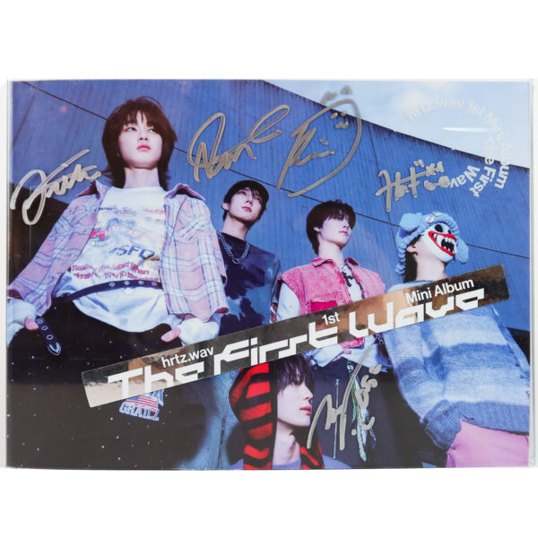 IMG_2956 hrtz.wav - The First Wave 1st Mini Album Signed Promo CD 2026
