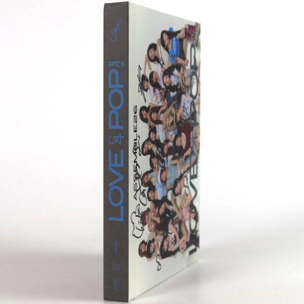 TripleS - Assemble26 LOVE&POP Pt. 1 [Wallflower Ver.] Album Signed Promo CD 2026