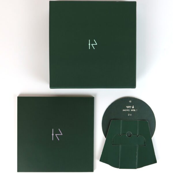Exo - Miracles in December [Korean Ver.] Album CD + D.O Globe Stand 2013